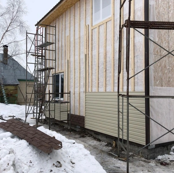 Установка сайдинга на деревянный дом своими руками